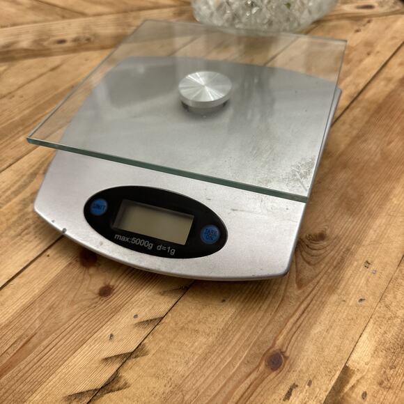 Digital Scale Glass Top 5Kg /11lbs x 1g Kitchen Scale w/ Four Weighing Modes - Picture 2 of 6